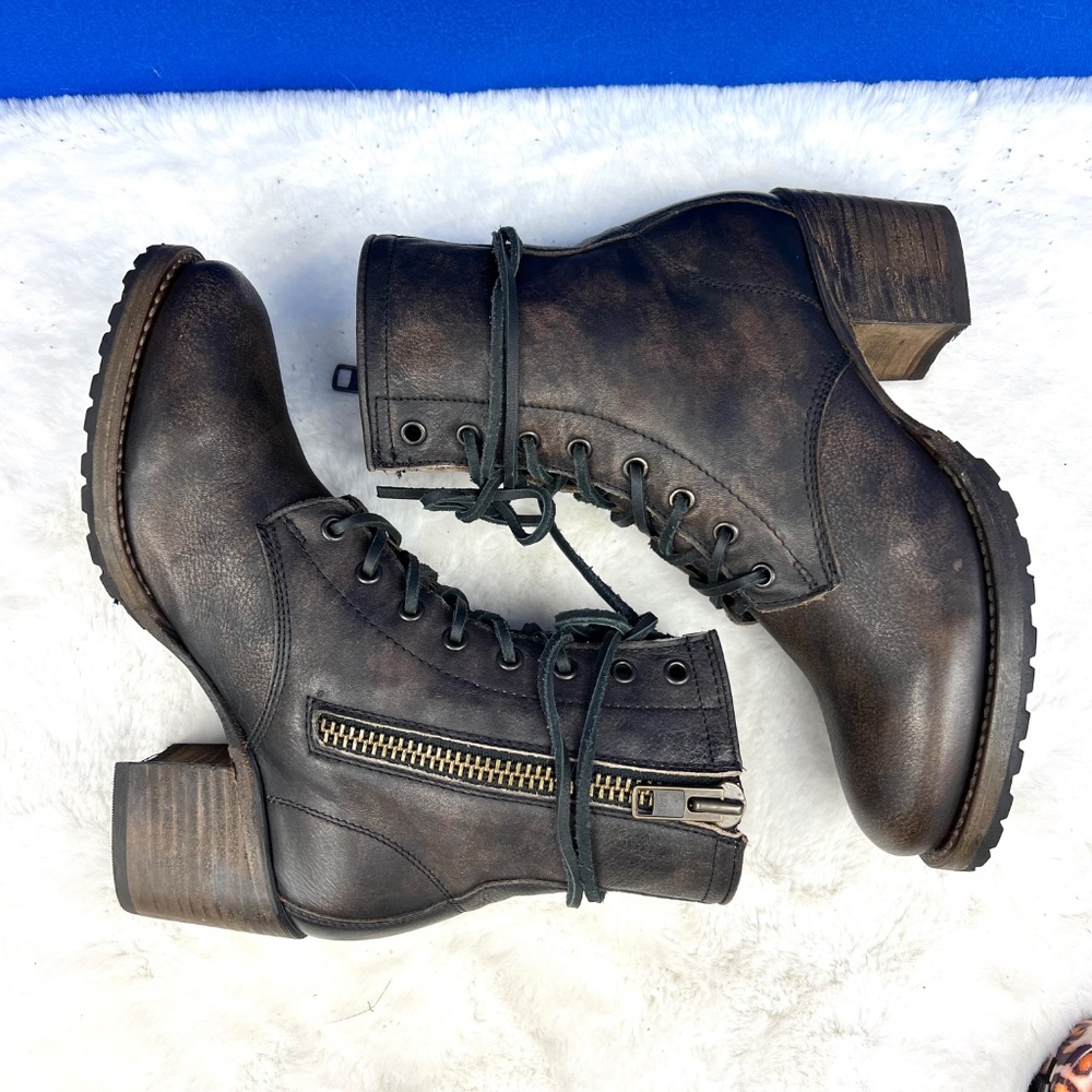 🚫SOLD! •|•FREEBIRD🦅BY STEVEN•| Cavalier 'Black (Brown)' Heeled Combat - Picture 3 of 17